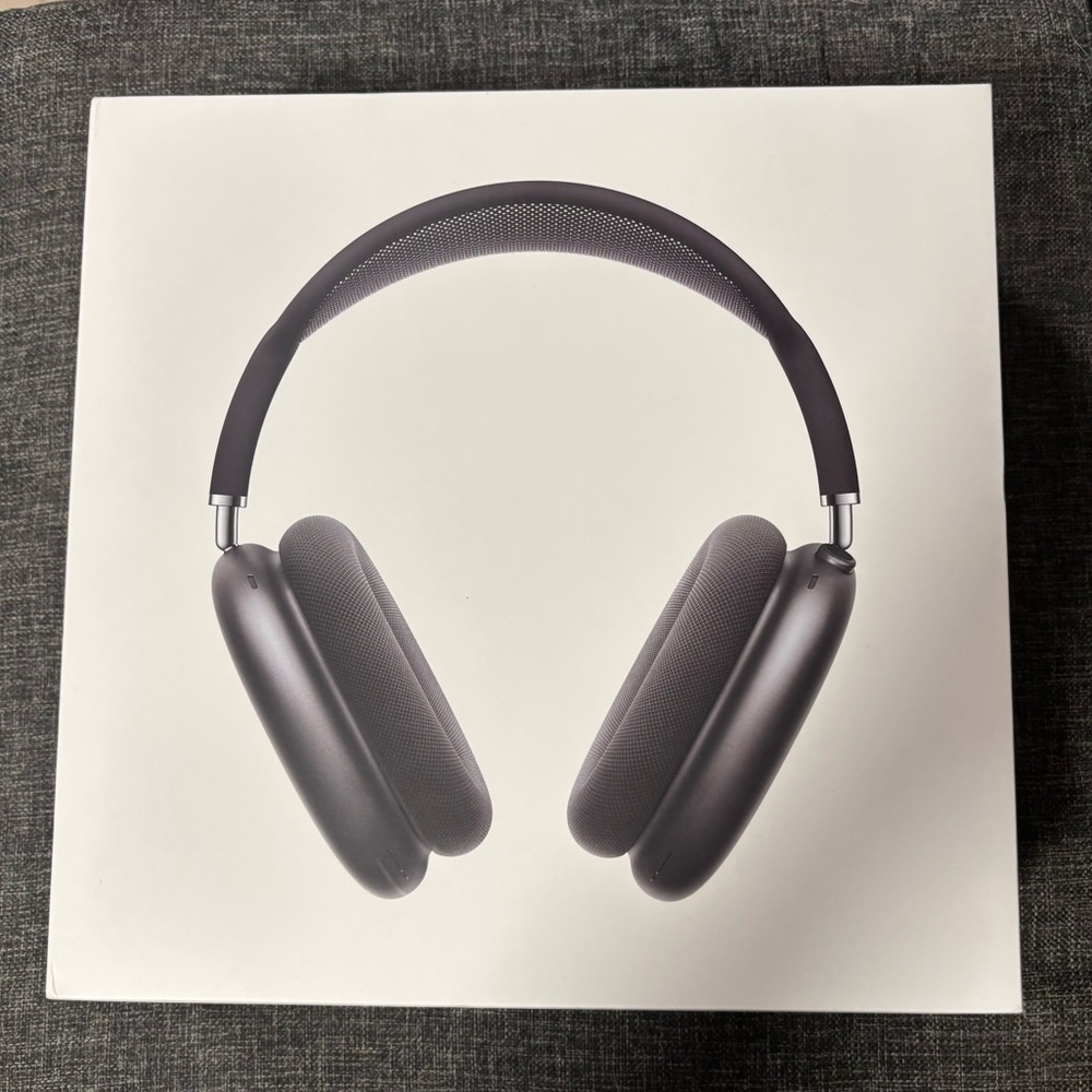 Apple AirPods Max Over-Ear Headphones Space Gray